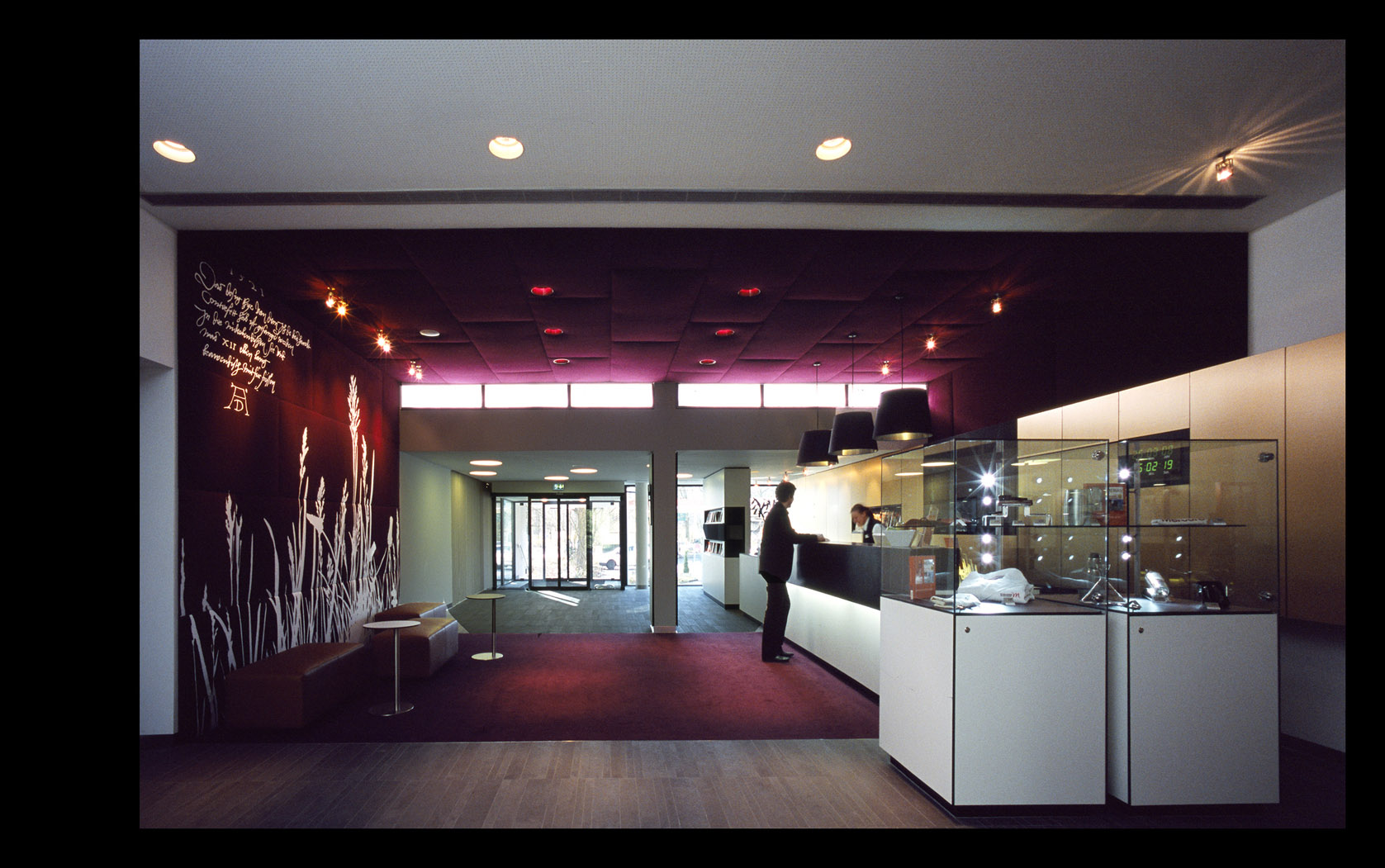 chm 018 mauve lobby.jpg